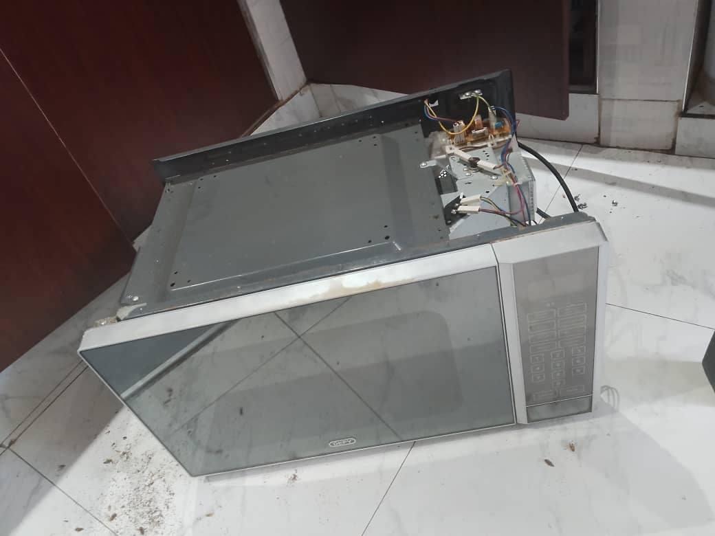 microwave oven 3